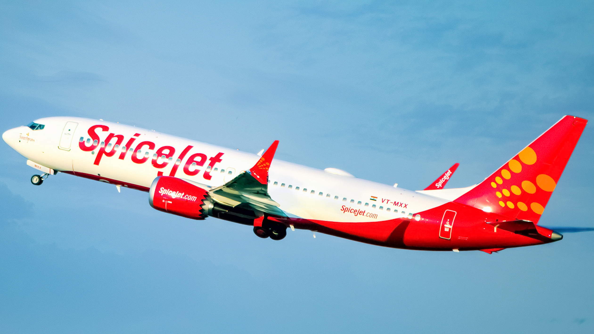 SPICEJET INDUCTS THREE AIRBUS A320 AIRCRAFT ON DAMP LEASE - services